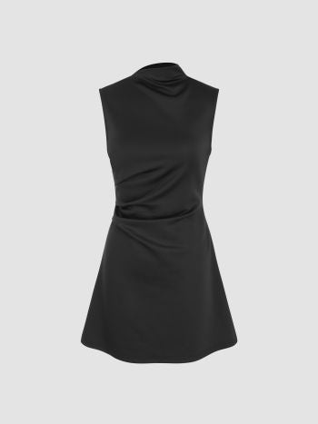 Ärmellös Mini Klänning Med Polokrage Och Rynkdetalj