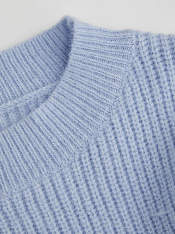 Stickad Polotröja Med Blomsterbroderi