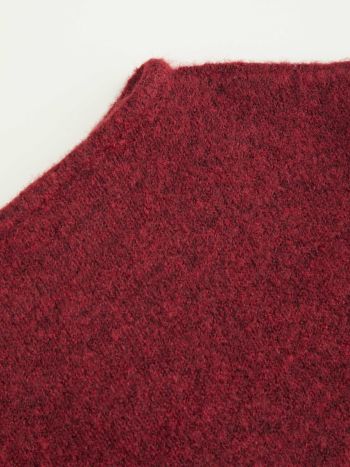 Stickad Asymmetrisk Långärmad Topp Med Båthals