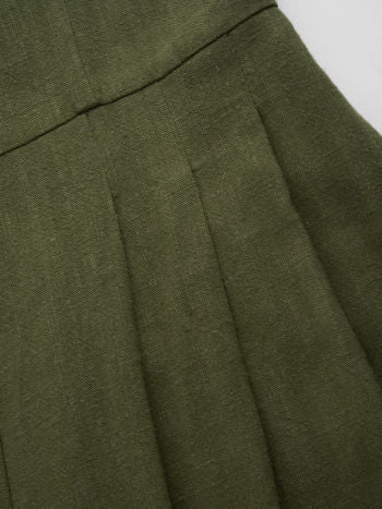 Linblandad Plisserad Jumpsuit Med Fyrkantig Hals Och Korsdetalj