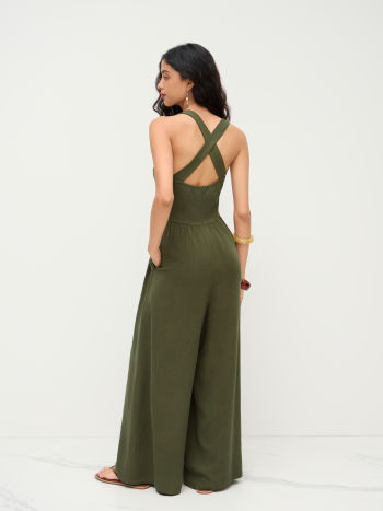 Linblandad Plisserad Jumpsuit Med Fyrkantig Hals Och Korsdetalj