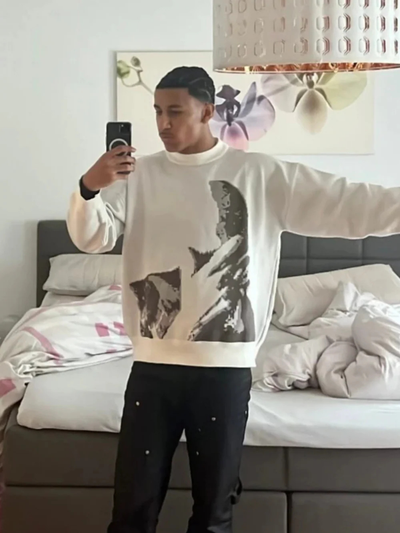 Dold Ansiktsstickad Tröja